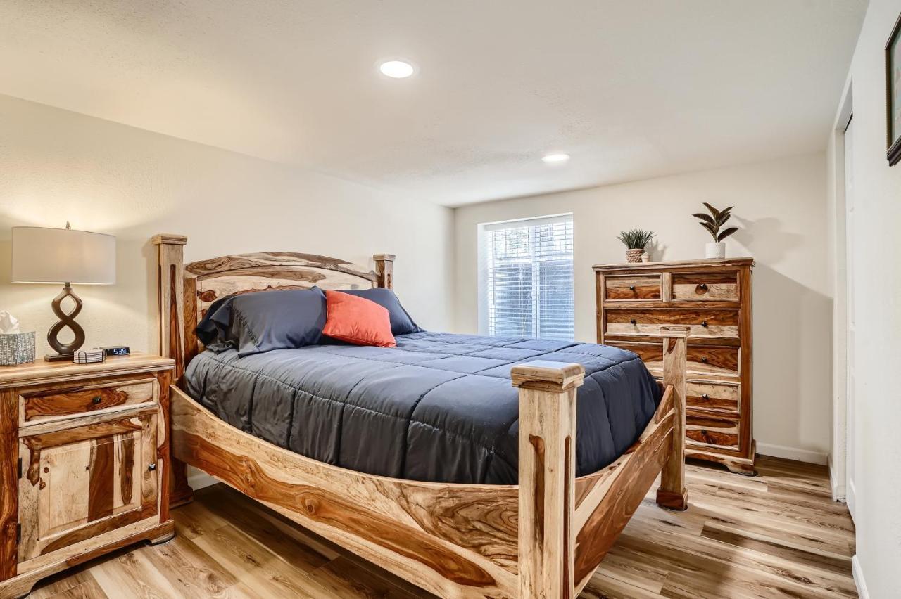 Sloans Lake Getaway - Basement Apartment Near Broncos And Downtown Denver Lakewood Kültér fotó