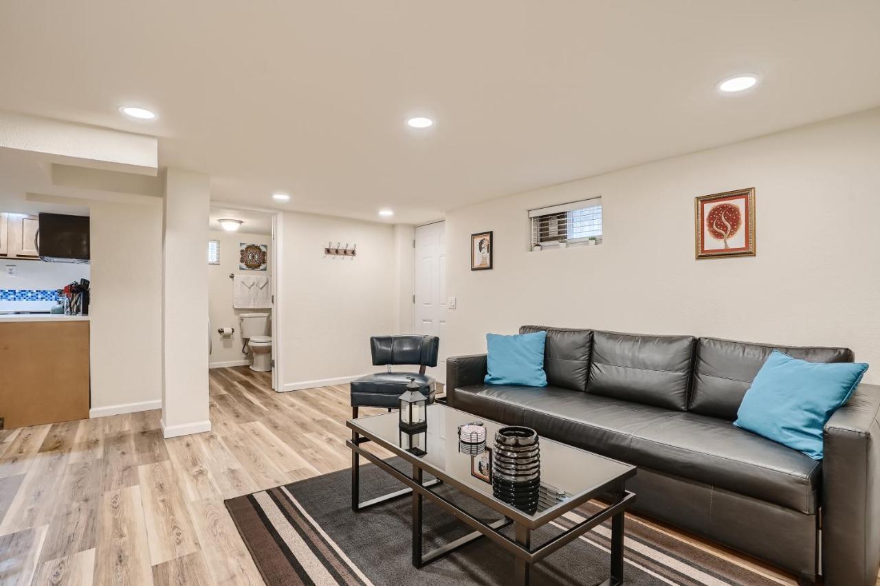 Sloans Lake Getaway - Basement Apartment Near Broncos And Downtown Denver Lakewood Kültér fotó