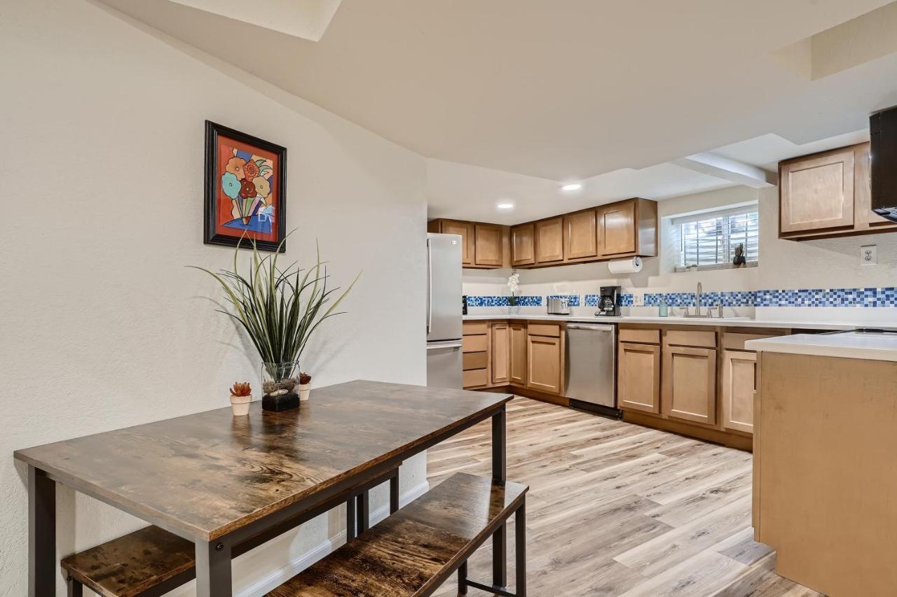 Sloans Lake Getaway - Basement Apartment Near Broncos And Downtown Denver Lakewood Kültér fotó