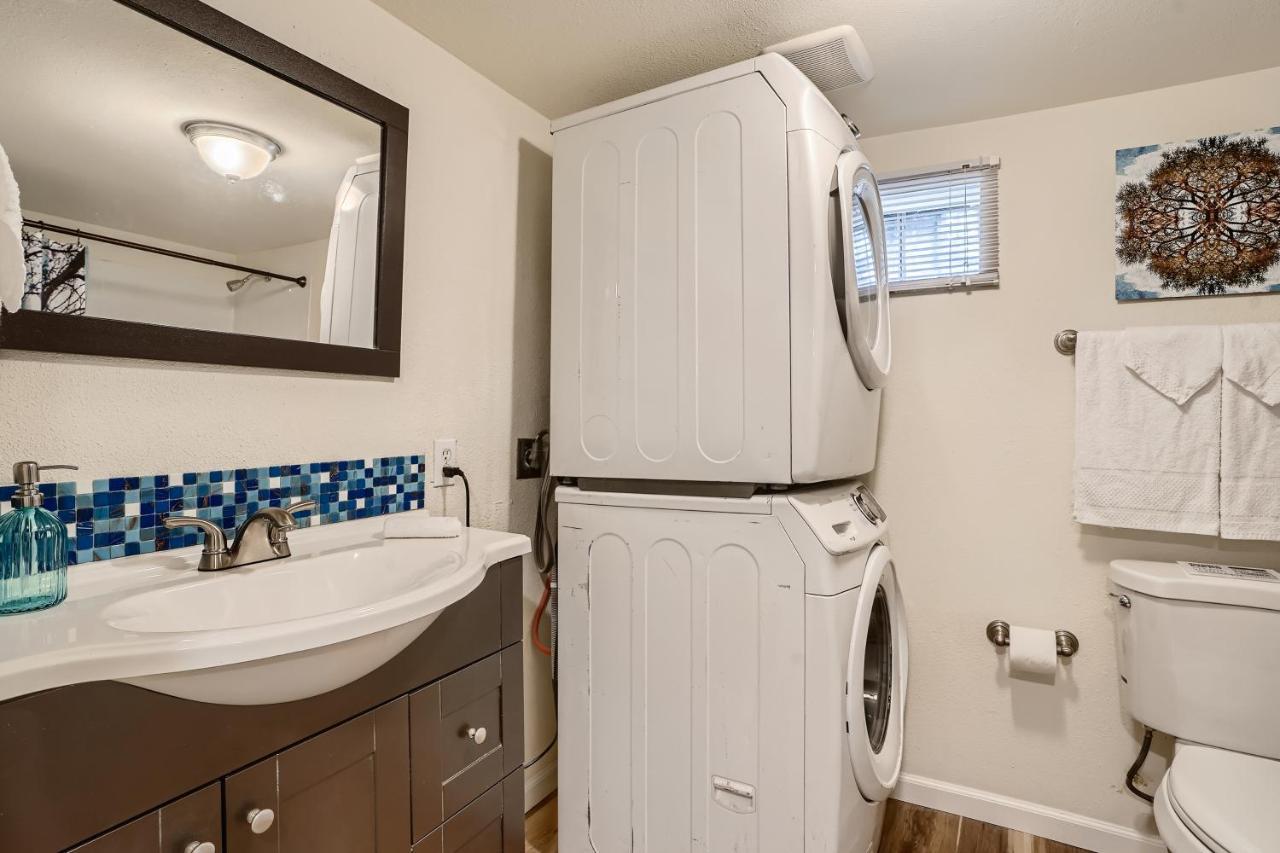 Sloans Lake Getaway - Basement Apartment Near Broncos And Downtown Denver Lakewood Kültér fotó