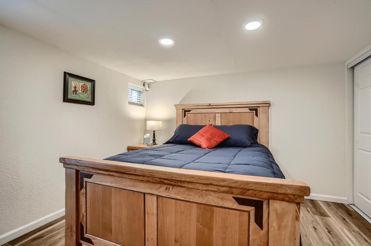 Sloans Lake Getaway - Basement Apartment Near Broncos And Downtown Denver Lakewood Kültér fotó
